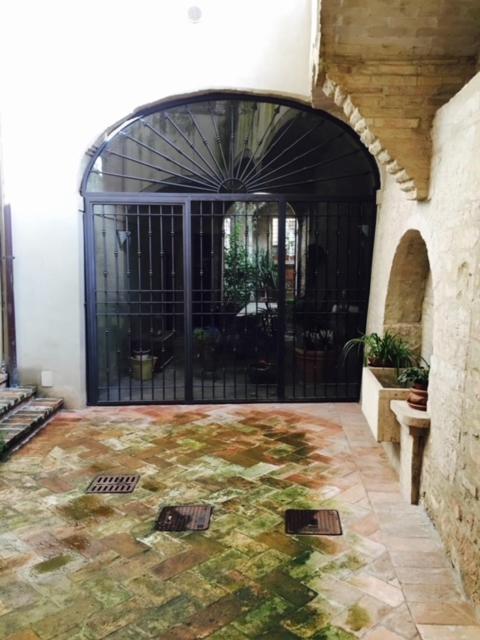Antica Foligno 1600 Magic Apartment 외부 사진